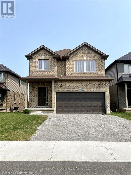 128 Festival Way in Hamilton, ON - Building Photo