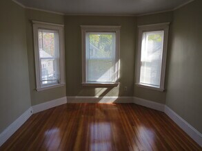 36 Standish St, Unit 3 in Cambridge, MA - Foto de edificio - Building Photo