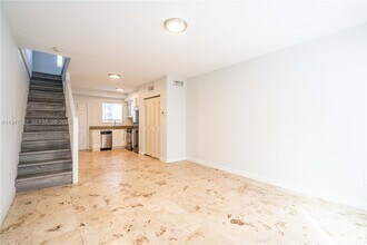 2180 Bay Dr in Miami Beach, FL - Building Photo - Building Photo