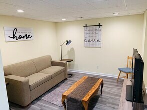 2337 Ashmel Ct SW, Unit Ashmel Inn Apartment in Atlanta, GA - Building Photo - Building Photo