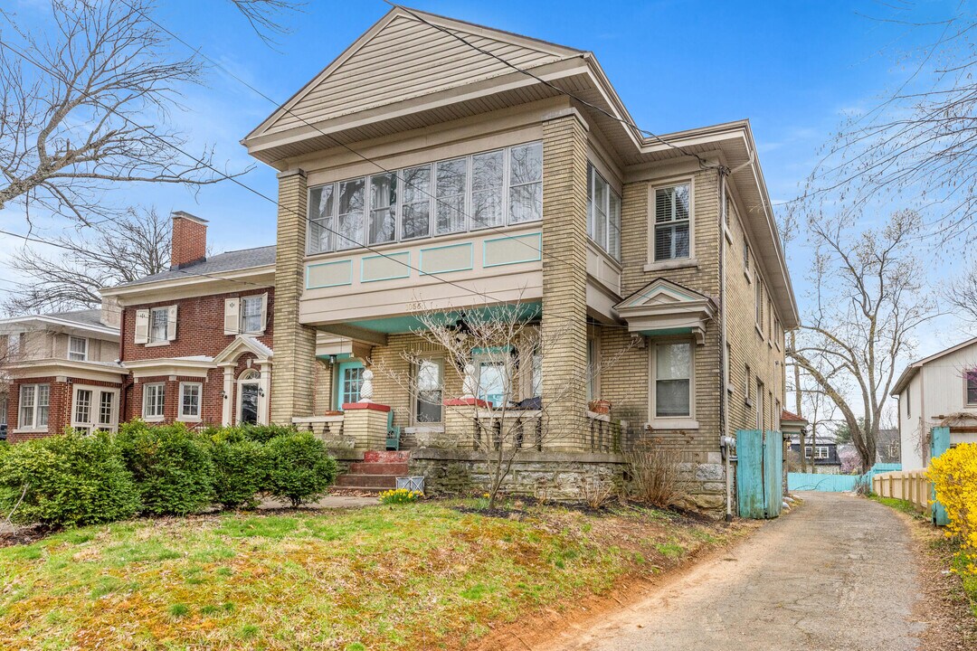 1056-1058 Fontaine Rd in Lexington, KY - Building Photo