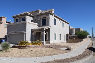 3100 Amistoso St in El Paso, TX - Building Photo