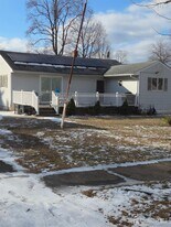 5200 Emerson St in Piscataway, NJ - Building Photo