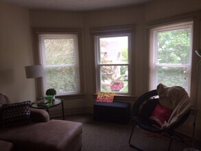 124 N 38th Ave, Unit 4 in Omaha, NE - Building Photo - Building Photo