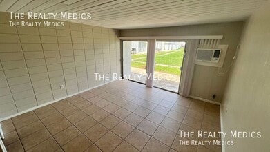1010 N Fiske Blvd in Cocoa, FL - Building Photo - Building Photo