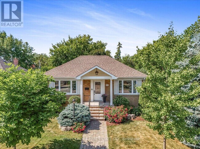 property at 274 Poyntz Ave