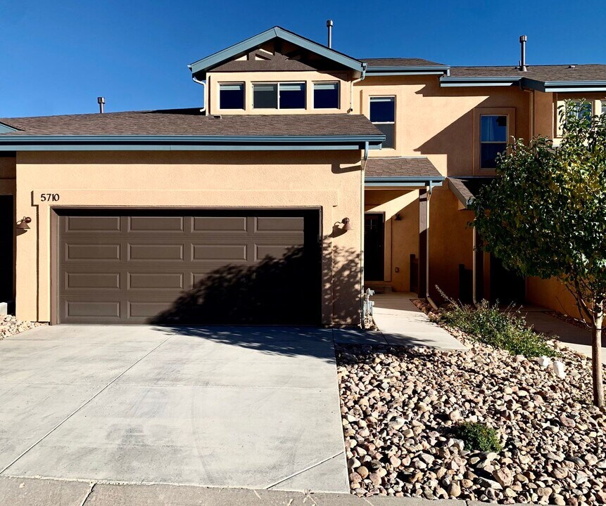 5710 Canyon Reserve Heights in Colorado Springs, CO - Building Photo