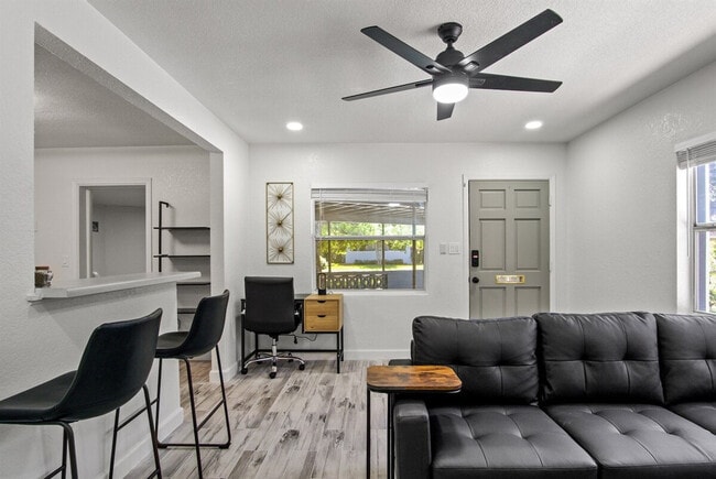 1422 Dauphin Ln in Orlando, FL - Building Photo - Building Photo