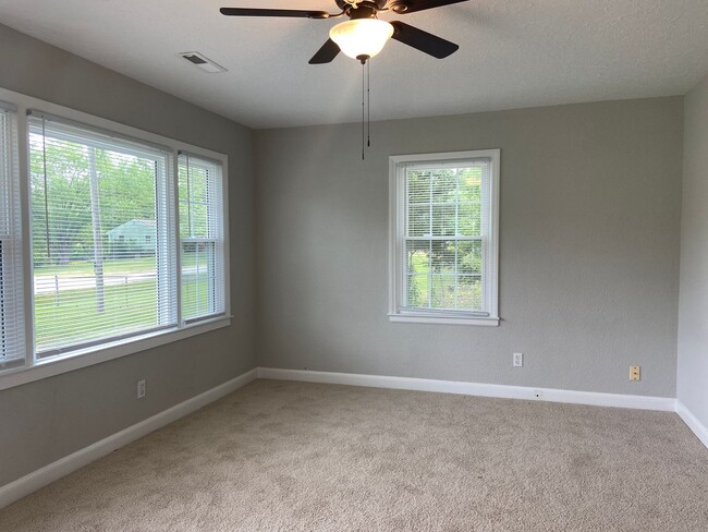 806 Graylyn Dr in High Point, NC - Building Photo - Building Photo