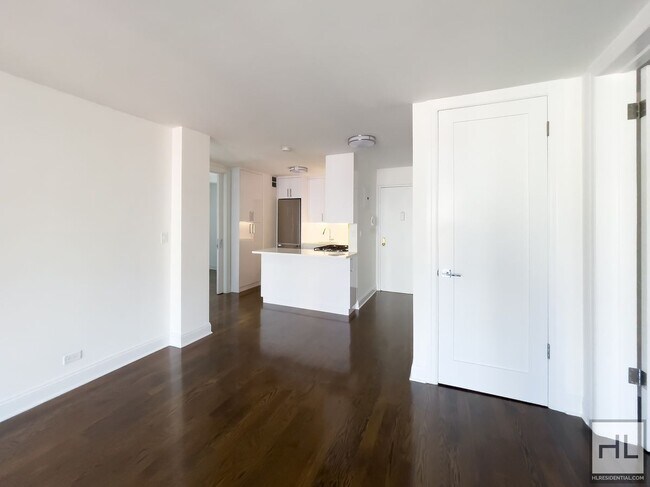 EAST 35 STREET in New York, NY - Building Photo - Building Photo