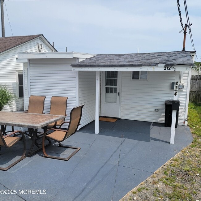 property at 202 1/2 16th Ave