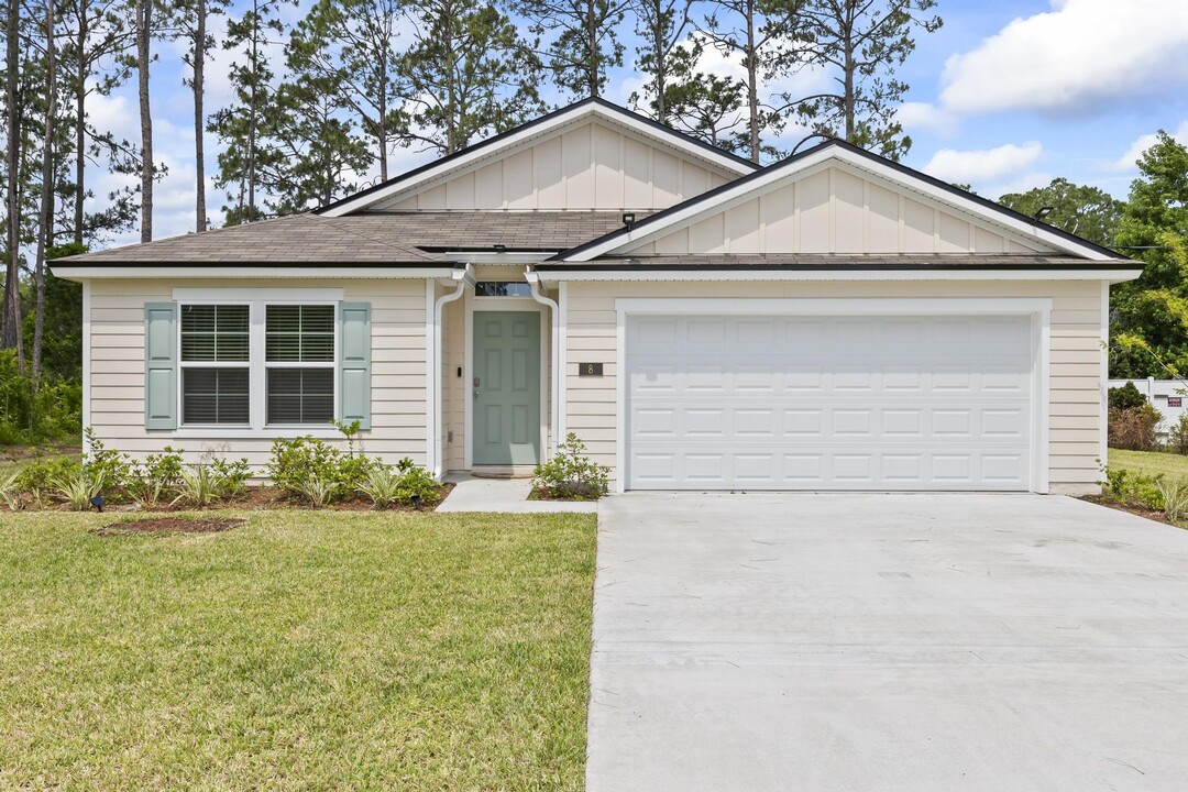 8 Ryecrest Ln in Palm Coast, FL - Building Photo