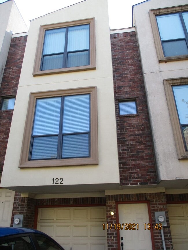 property at 122 E Nemo St