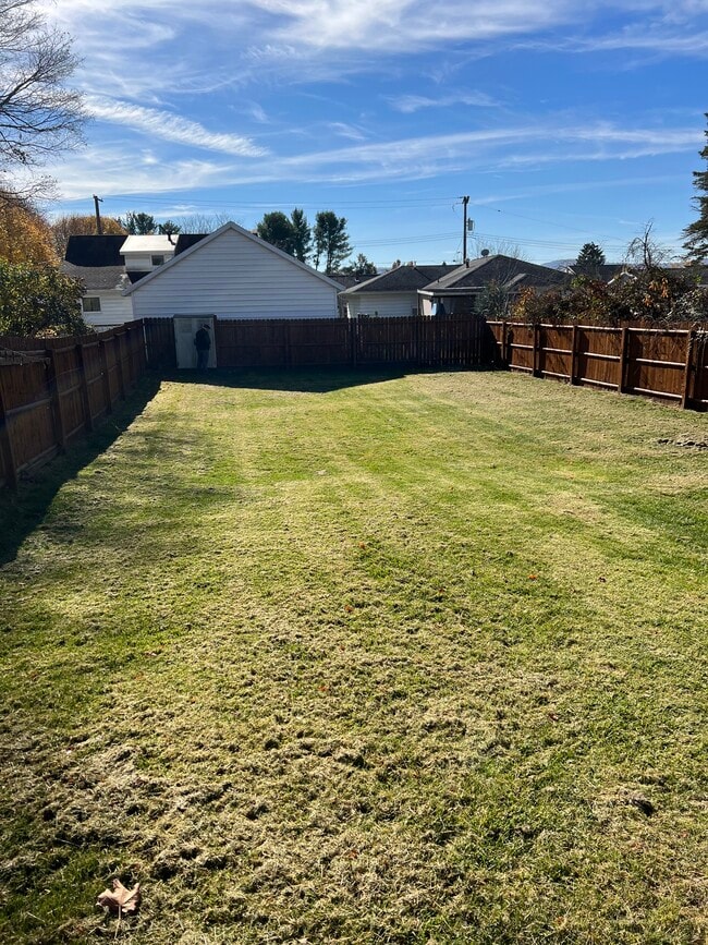 748 Grant St in Johnson City, NY - Building Photo - Building Photo