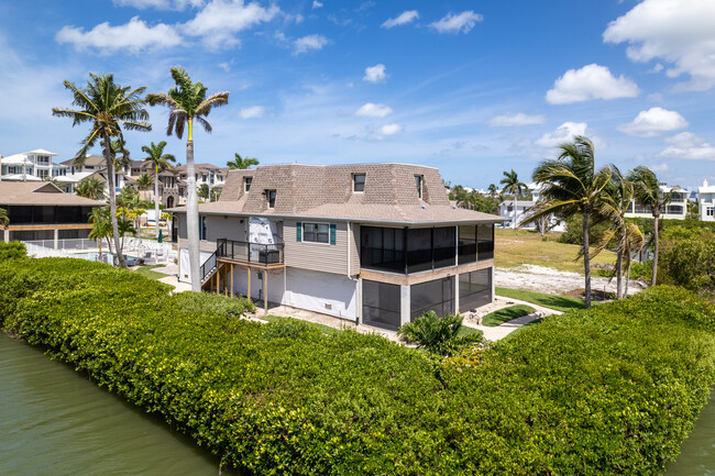 Palm Bay Estates Condominiums in Bonita Springs, FL - Building Photo - Building Photo