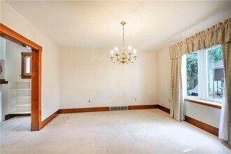 806 Wood St in Coraopolis, PA - Building Photo - Building Photo