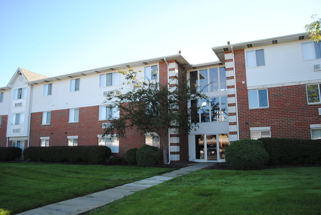 Bedford Place Apartments in Bedford, OH - Building Photo - Building Photo