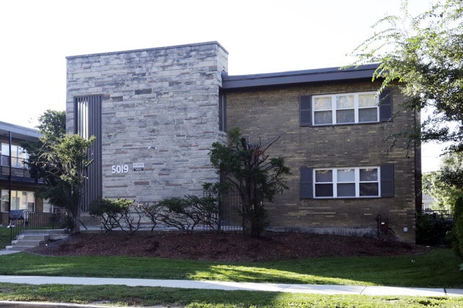 5019 W Jackson Blvd in Chicago, IL - Building Photo - Building Photo