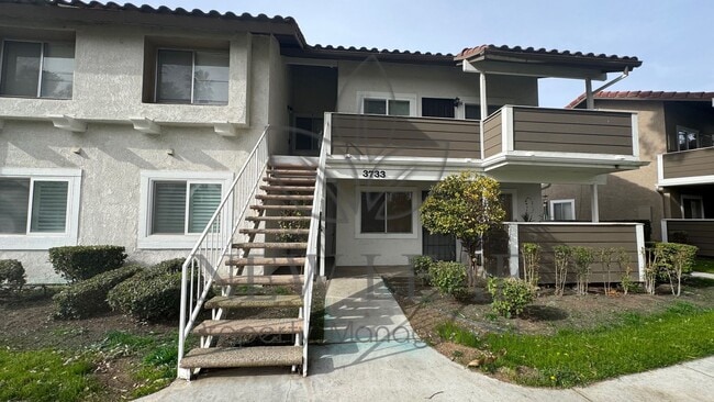 property at 3733 S Country Oaks Loop