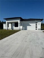 517 Johns Ave in Lehigh Acres, FL - Building Photo