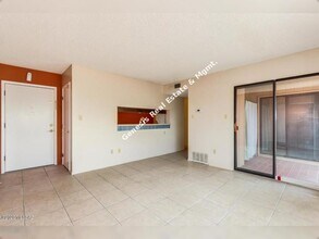 1534 S Columbus Blvd-Unit -6 in Tucson, AZ - Building Photo - Building Photo