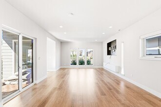 16536 SE Pleasant Vly Pkwy in Happy Valley, OR - Building Photo - Building Photo