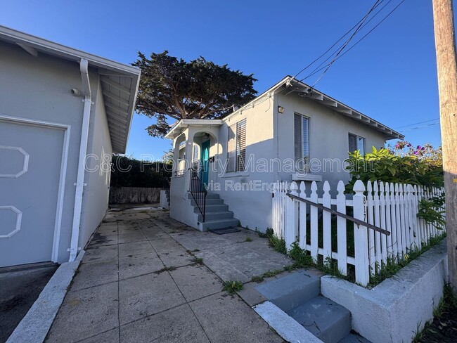 817 Wainwright St in Monterey, CA - Building Photo - Building Photo