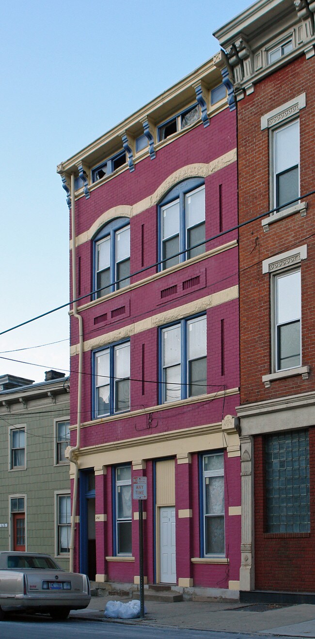 2467 W McMicken Ave in Cincinnati, OH - Building Photo - Building Photo