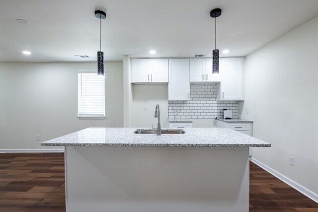 452 Paines Ave NW in Atlanta, GA - Building Photo - Building Photo