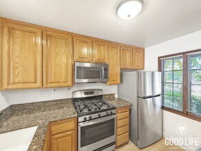 8614 Villa La Jolla Dr in San Diego, CA - Building Photo - Building Photo