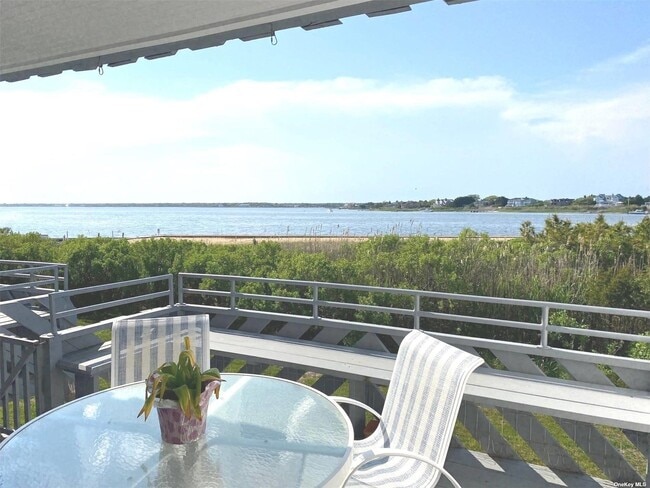 274 Dune Rd in Westhampton Beach, NY - Building Photo - Building Photo