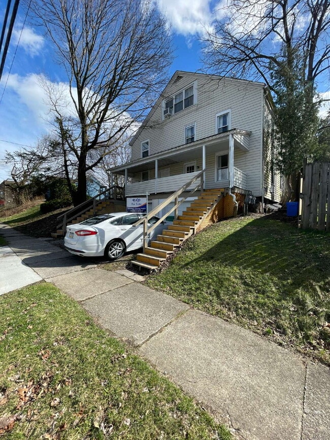 242 Philadelphia St in Indiana, PA - Building Photo - Building Photo