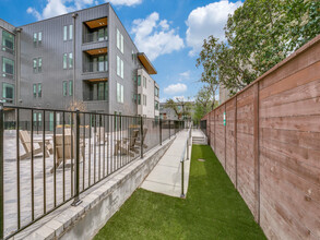 Capitol Flats in Dallas, TX - Building Photo - Building Photo
