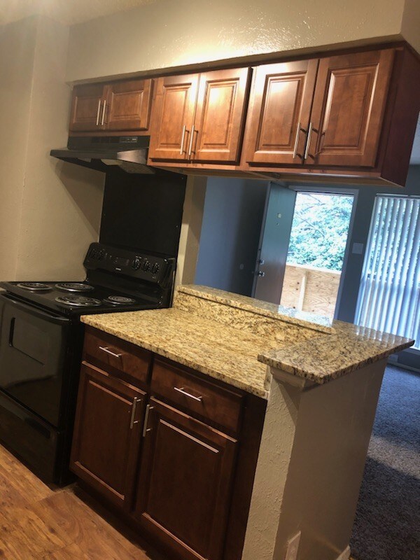 The Doral & Montfort Valley Dallas, TX Apartments