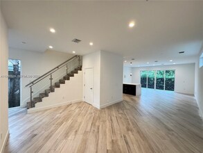 2933 SW 27th Terrace in Miami, FL - Building Photo - Building Photo