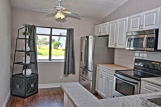 125 Moccasin Trail S in Jupiter, FL - Building Photo - Building Photo