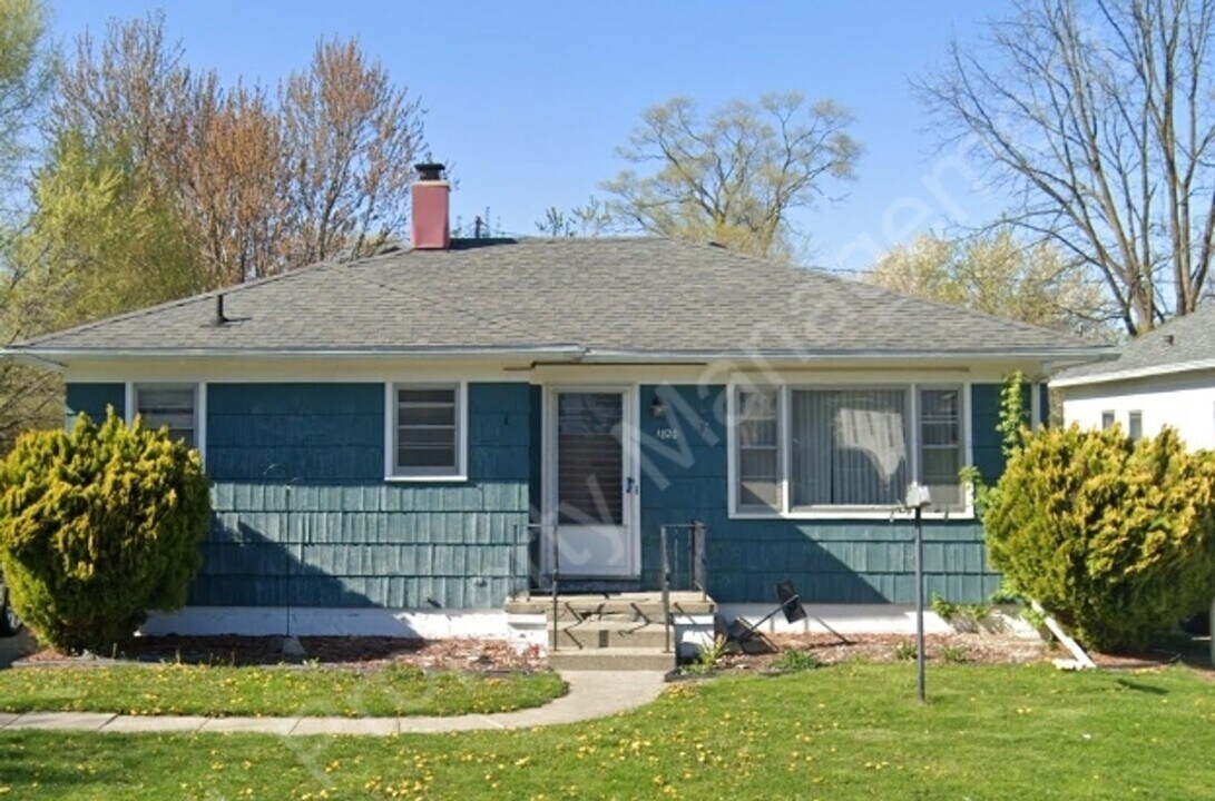 1820 Marquette St in Saginaw, MI - Building Photo