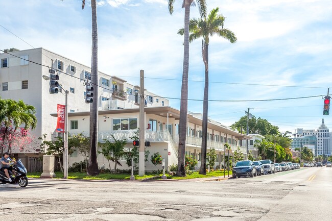 Carvin Apartments in Miami Beach, FL - Building Photo - Building Photo