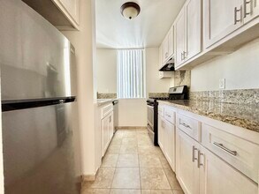 1225 N Cherokee Ave in Los Angeles, CA - Building Photo - Building Photo