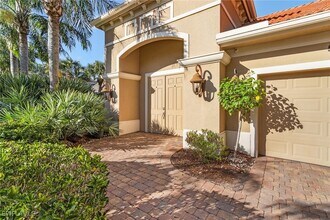 5030 Rustic Oaks Cir in Naples, FL - Building Photo - Building Photo