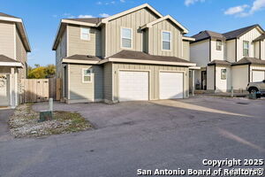 7356 Misty Ridge Dr in Converse, TX - Foto de edificio - Building Photo