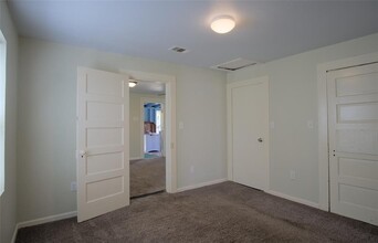12001 4th St in Santa Fe, TX - Building Photo - Building Photo
