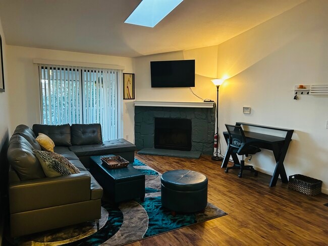 910 S Walden St, Unit 208 in Aurora, CO - Building Photo - Building Photo