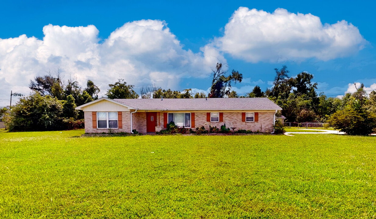 1815 Memory Ln in Lake Charles, LA - Building Photo