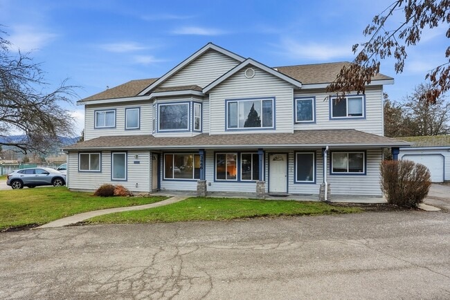 3446 W Lilac Ct in Post Falls, ID - Foto de edificio - Building Photo