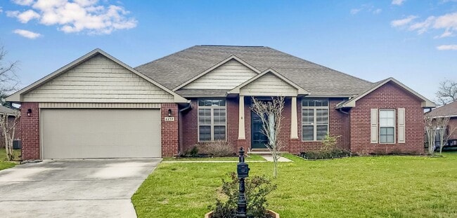6159 Winchester Cir in Milton, FL - Building Photo - Building Photo