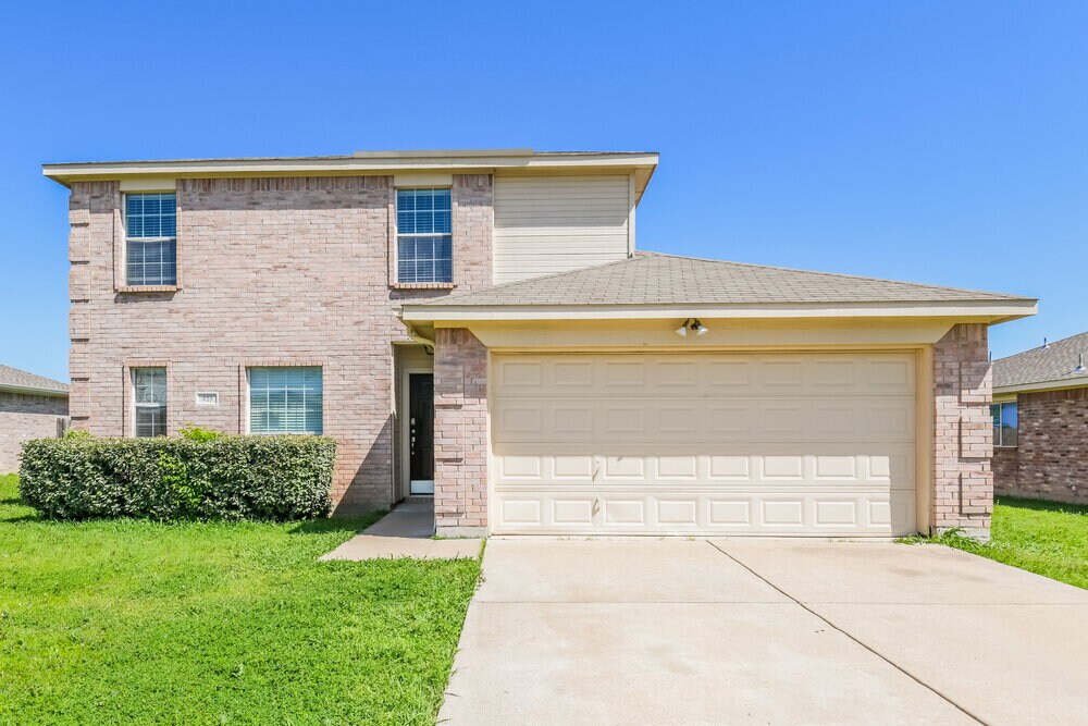 425 NE Murphy Rd in Burleson, TX - Foto de edificio