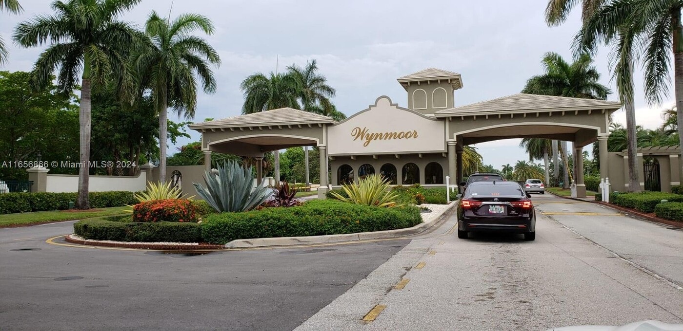 4801 Martinique Pl, Unit H1 UPDATED in Coconut Creek, FL - Foto de edificio