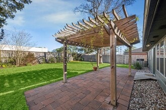 2824 Meadow Brook Ct in League City, TX - Building Photo - Building Photo