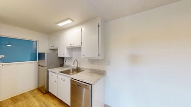 461 Ignacio Blvd in Novato, CA - Building Photo - Building Photo